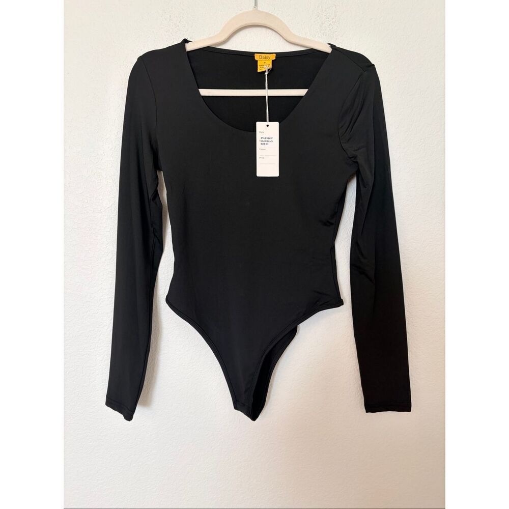 Daisy Black Long Sleeve Scoop Neck Bodysuit size Medium NWT